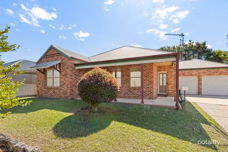Property photo of 2 Canterbury Drive Morpeth NSW 2321