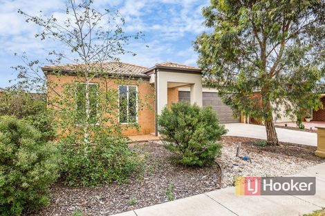 Property photo of 68 James Cook Drive Truganina VIC 3029