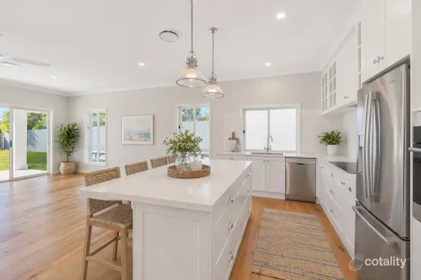 Property photo of 6 Glen Court Kenmore QLD 4069