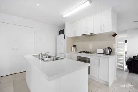 Property photo of 2 Wordsworth Court Drouin VIC 3818