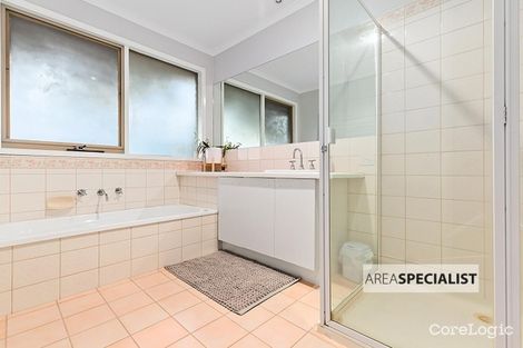 Property photo of 95 Waverley Park Drive Cranbourne North VIC 3977