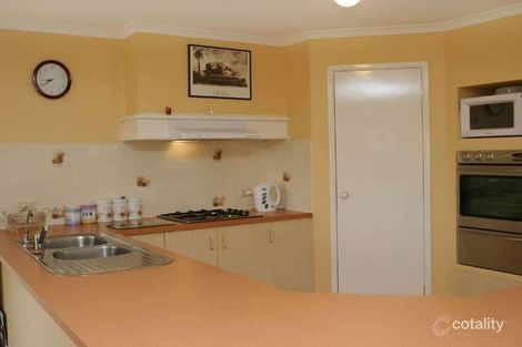 Property photo of 11 McIlwraith Court Berwick VIC 3806