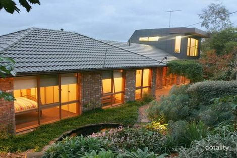 Property photo of 1 Queens Court Berwick VIC 3806