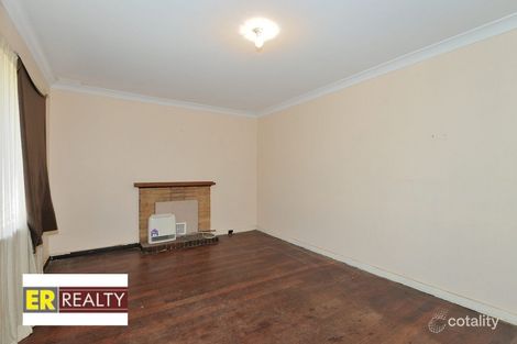 Property photo of 19 Clianthus Way Koongamia WA 6056