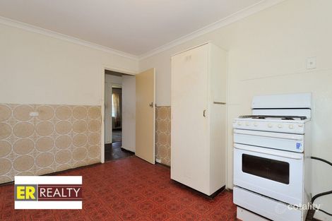 Property photo of 19 Clianthus Way Koongamia WA 6056