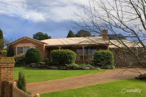 Property photo of 11 McKay Close Berwick VIC 3806