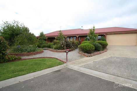 Property photo of 11 Glenton Court Gisborne VIC 3437