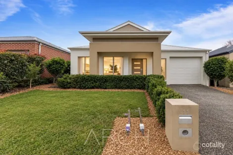 11 Flinders Park Dr, Officer, VIC 3809