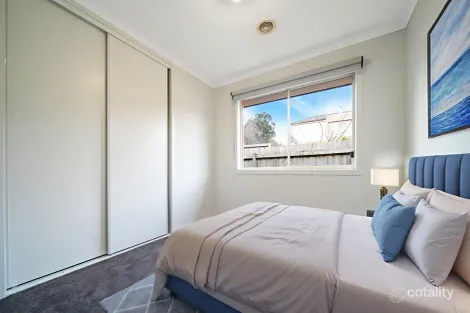 Property photo of 15 Melzak Way Berwick VIC 3806