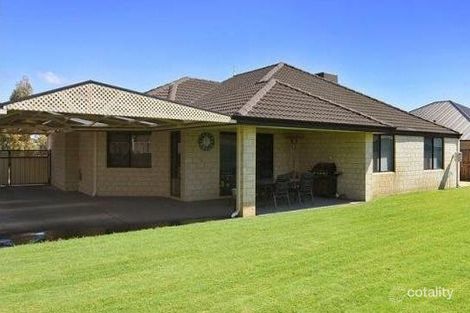 Property photo of 123 Braidwood Drive Australind WA 6233