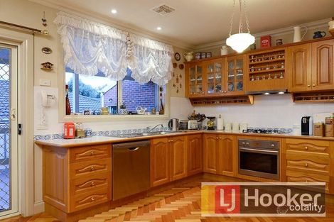 Property photo of 13 Nightingale Crescent Berwick VIC 3806