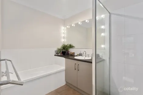 Property photo of 3/8 Devoran Street Kleinton QLD 4352