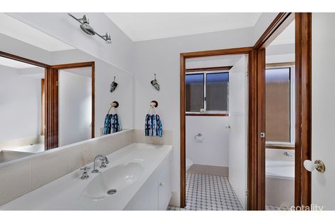 Property photo of 31 Anglers Drive Bateau Bay NSW 2261