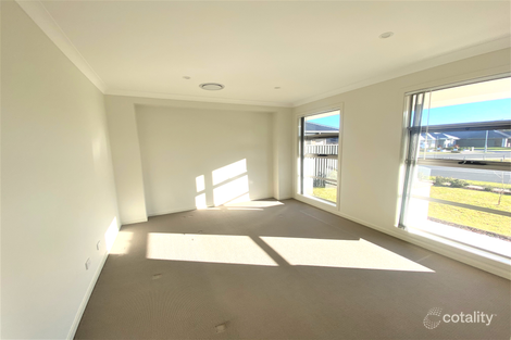 Property photo of 28 Sorrento Way Hamlyn Terrace NSW 2259