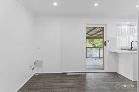 Property photo of 1 Lillyvicks Crescent Ambarvale NSW 2560