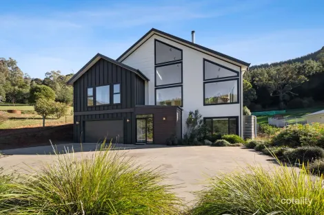 Property photo of 12 Faulkner Rise Bright VIC 3741