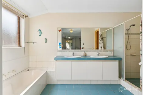 Property photo of 24 Whimbrel Parade Bennett Springs WA 6063