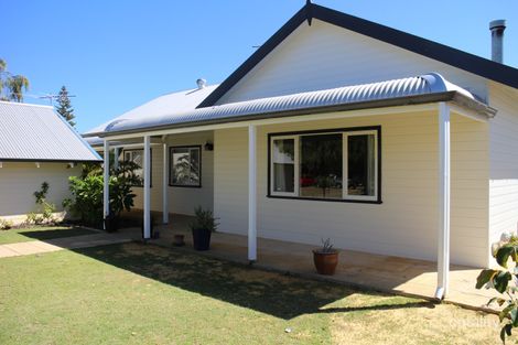 Property photo of 6 Ecclestone Street Warnbro WA 6169