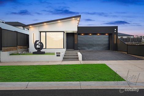 4 Caravan St, Mickleham, VIC 3064