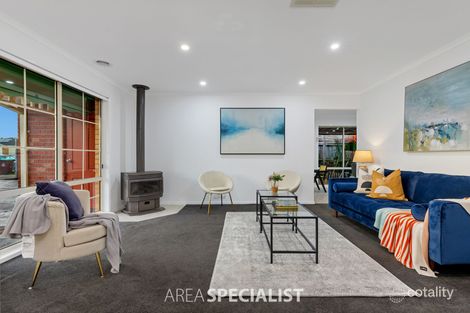Property photo of 3 Flametree Circuit Cranbourne VIC 3977