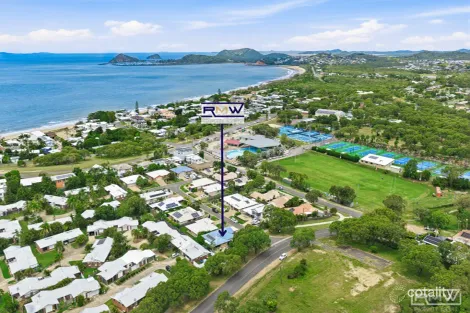 1 Booth Ct, Cooee Bay, QLD 4703