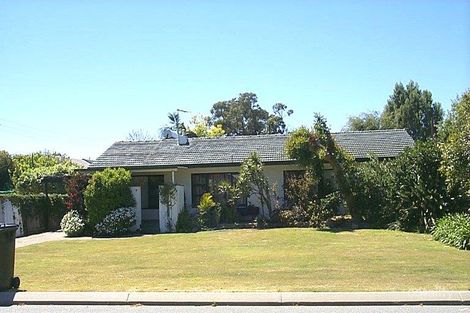 4 Castle Rd, Woodlands, WA 6018