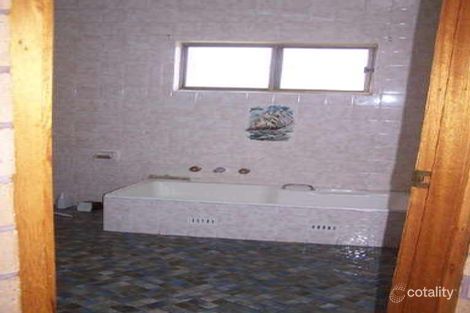 Property photo of 9/13-19 Allen Avenue Forster NSW 2428