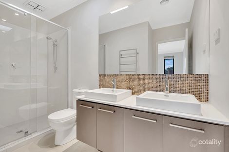 Property photo of 14 Loudon Circuit Craigieburn VIC 3064