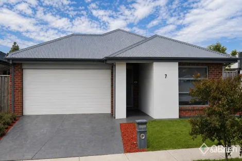 7 Galleon St, Clyde North, VIC 3978