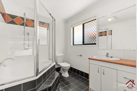 Property photo of 43 Hunter Circuit Petrie QLD 4502