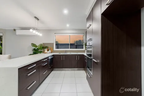 Property photo of 63 Ridgevale Drive Helensvale QLD 4212