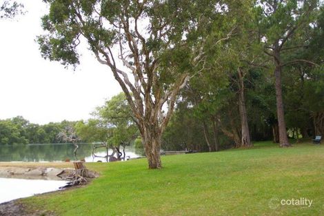 3 Rose Ave, Ningi, QLD 4511