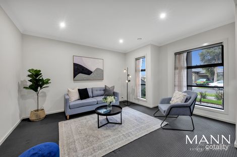 Property photo of 32 Versant Drive Craigieburn VIC 3064