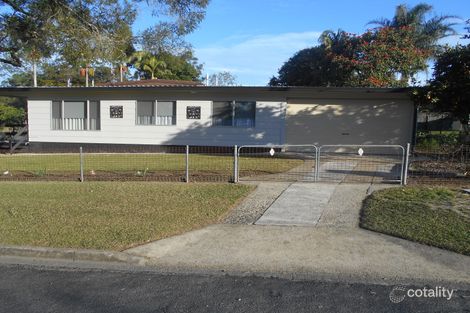 2 Coronation Ave, Woodford, QLD 4514