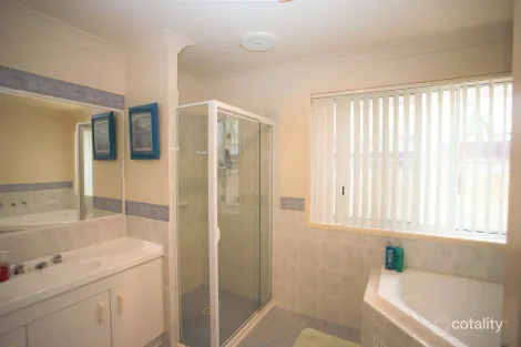 Property photo of 12 Pier Place Bundabah NSW 2324