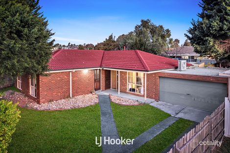 Property photo of 28 Cairns Road Hampton Park VIC 3976