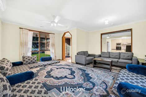 Property photo of 28 Cairns Road Hampton Park VIC 3976
