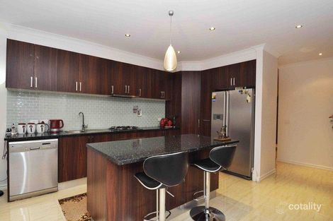 Property photo of 70 Kinglake Crescent Craigieburn VIC 3064