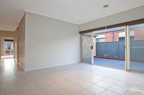 Property photo of 8 Downing Square Pakenham VIC 3810