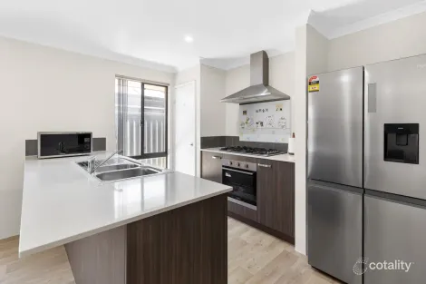 Property photo of 5 Coburg Way Haynes WA 6112