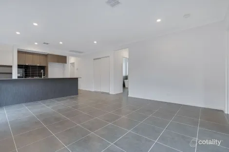 Property photo of 6 Royal Spoonbill Loop Wallan VIC 3756