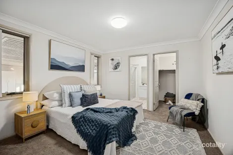 Property photo of 31 Dehavilland Circuit Hamlyn Terrace NSW 2259