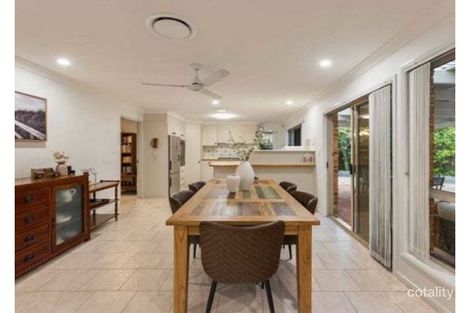 Property photo of 33 Oakmont Street Carindale QLD 4152