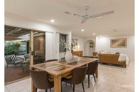 Property photo of 33 Oakmont Street Carindale QLD 4152