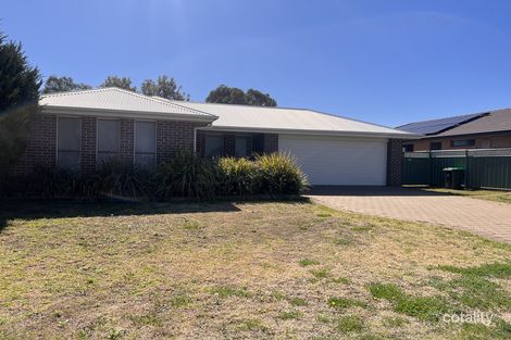 Property photo of 18 Dunheved Circle Dubbo NSW 2830