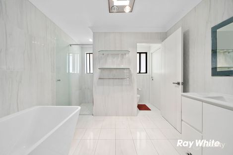 Property photo of 14 Hinkler Place Doonside NSW 2767