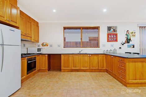 Property photo of 18 Hyde Court Altona Meadows VIC 3028