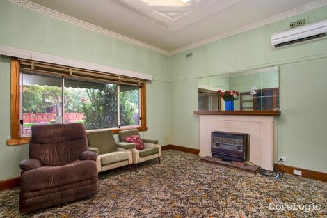 Property photo of 17 Wallace Crescent Strathmore VIC 3041