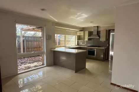 Property photo of 21 Nugong Place Traralgon VIC 3844