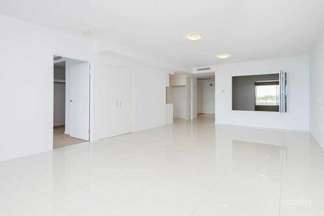 Property photo of 304/3 Compass Drive Biggera Waters QLD 4216